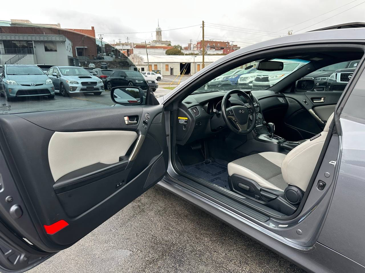Hyundai Genesis Coupe 2.0T Premium Auto 2014 Hyundai Genesis Coupe 2.0T Premium Auto 2014