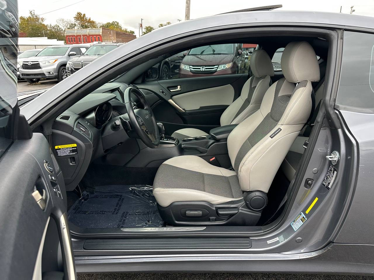 Hyundai Genesis Coupe 2.0T Premium Auto 2014 Hyundai Genesis Coupe 2.0T Premium Auto 2014