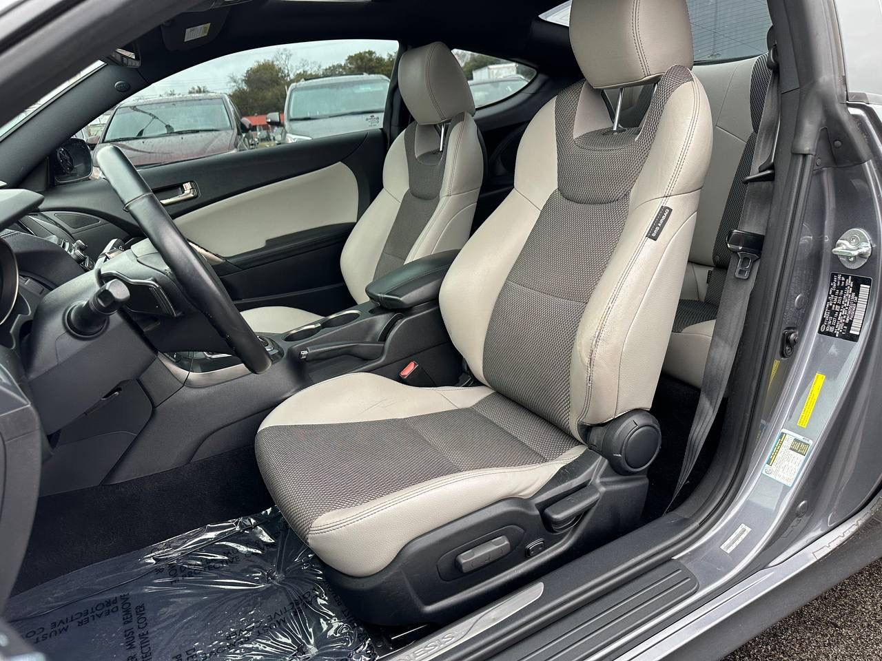 Hyundai Genesis Coupe 2.0T Premium Auto 2014 Hyundai Genesis Coupe 2.0T Premium Auto 2014