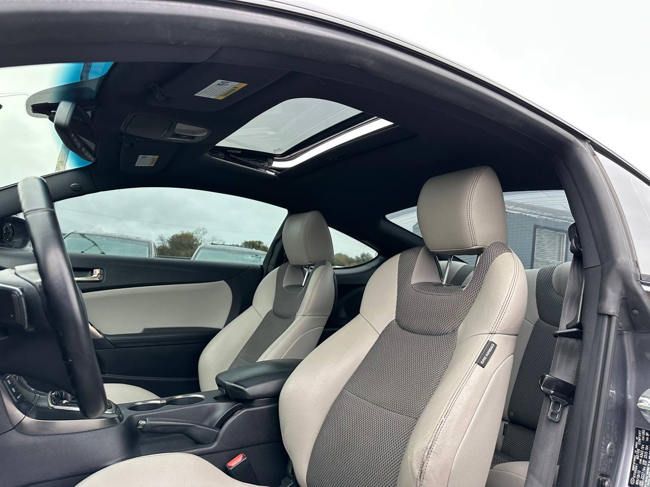 Hyundai Genesis Coupe 2.0T Premium Auto 2014 Hyundai Genesis Coupe 2.0T Premium Auto 2014