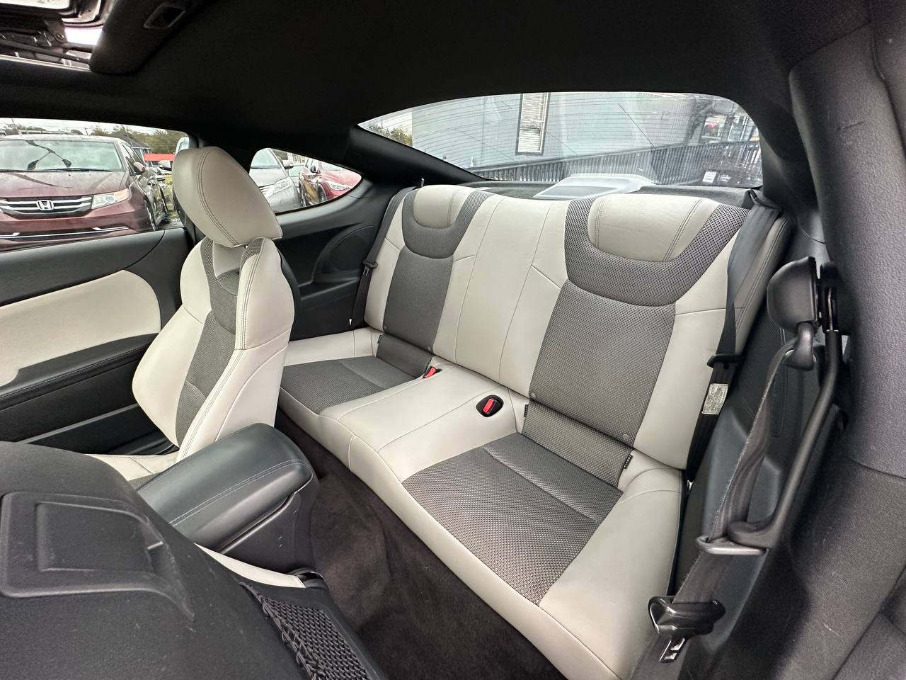 Hyundai Genesis Coupe 2.0T Premium Auto 2014 Hyundai Genesis Coupe 2.0T Premium Auto 2014