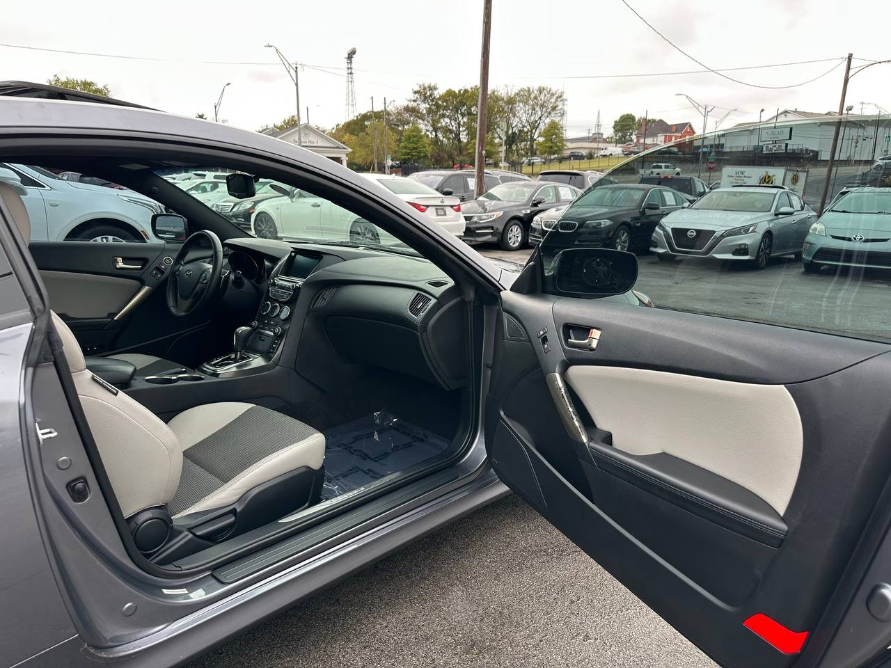 Hyundai Genesis Coupe 2.0T Premium Auto 2014 Hyundai Genesis Coupe 2.0T Premium Auto 2014