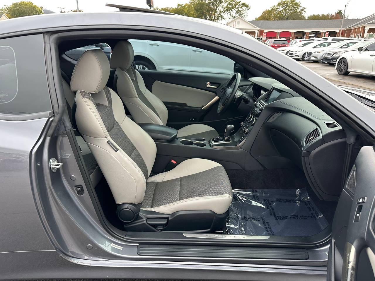 Hyundai Genesis Coupe 2.0T Premium Auto 2014 Hyundai Genesis Coupe 2.0T Premium Auto 2014