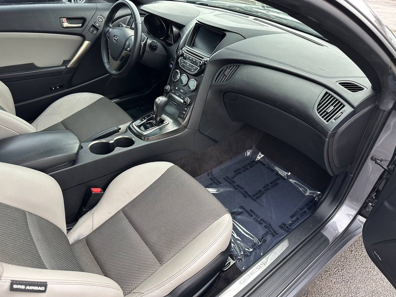 Hyundai Genesis Coupe 2.0T Premium Auto 2014 Hyundai Genesis Coupe 2.0T Premium Auto 2014