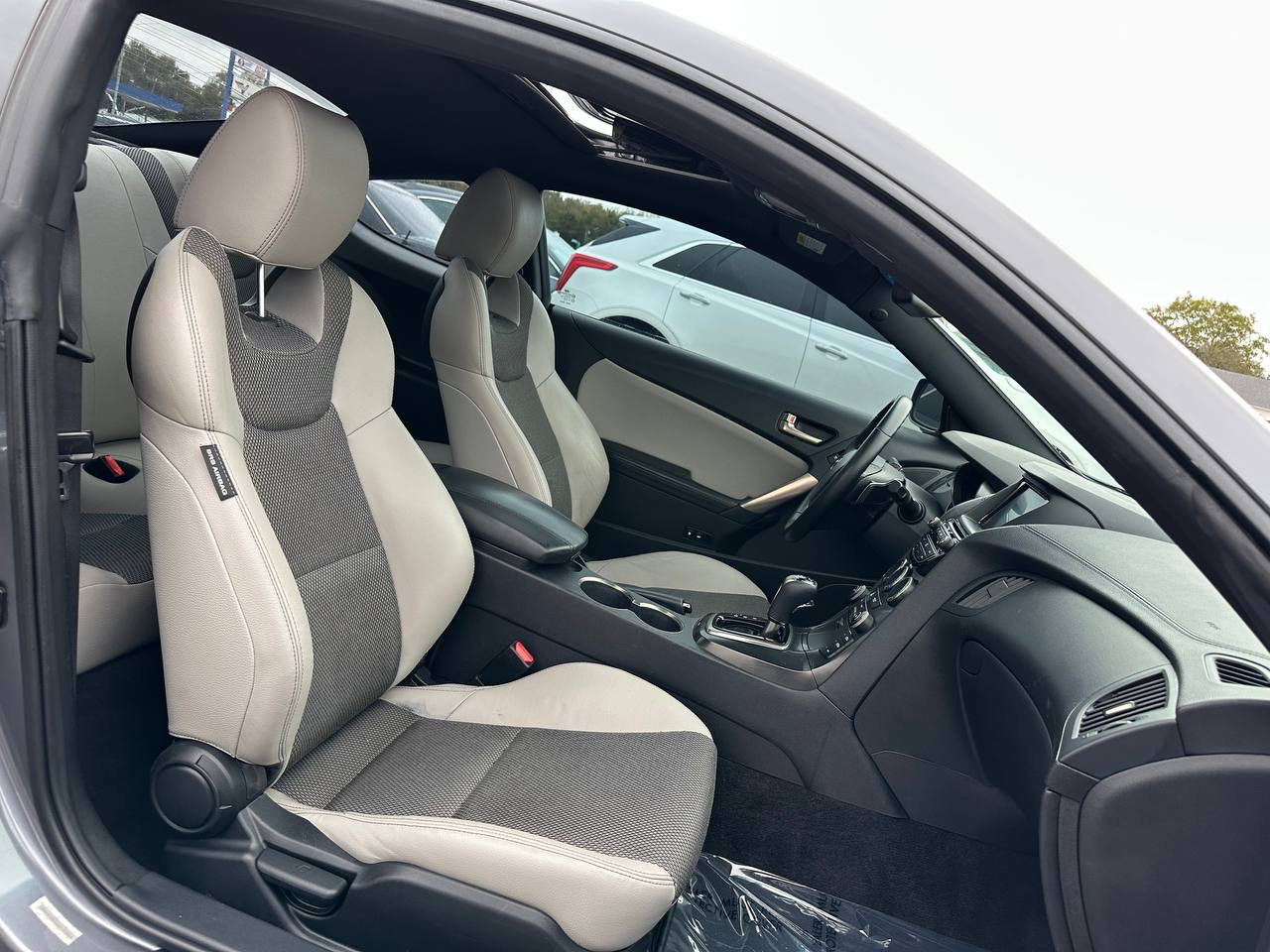 Hyundai Genesis Coupe 2.0T Premium Auto 2014 Hyundai Genesis Coupe 2.0T Premium Auto 2014