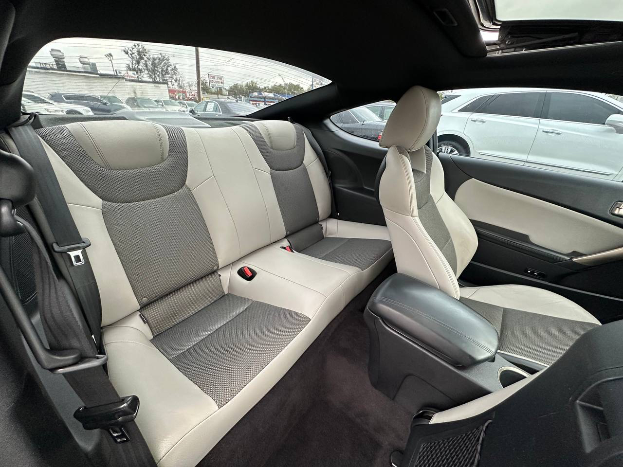 Hyundai Genesis Coupe 2.0T Premium Auto 2014 Hyundai Genesis Coupe 2.0T Premium Auto 2014