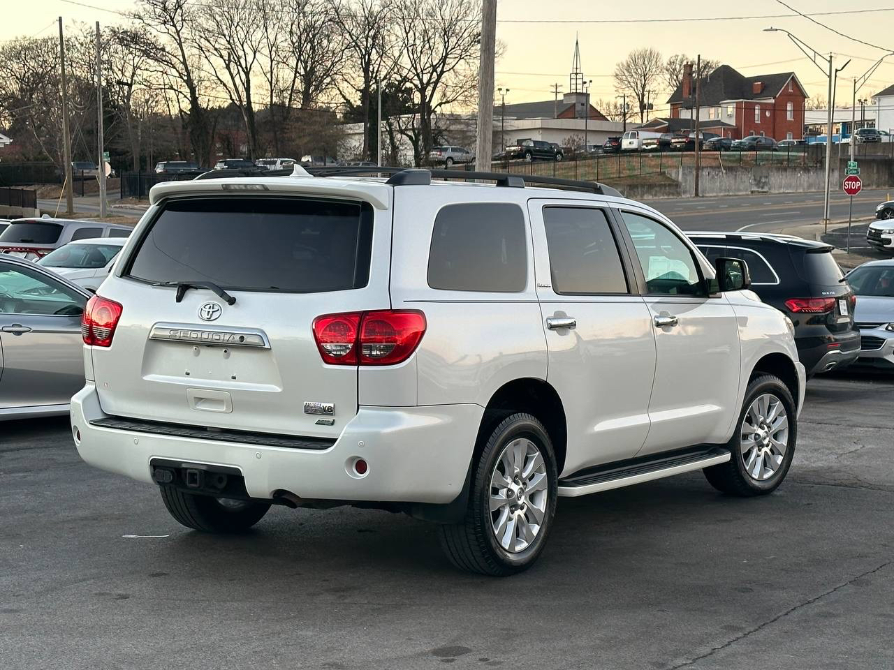 Toyota Sequoia Plantium 4WD FFV 2012