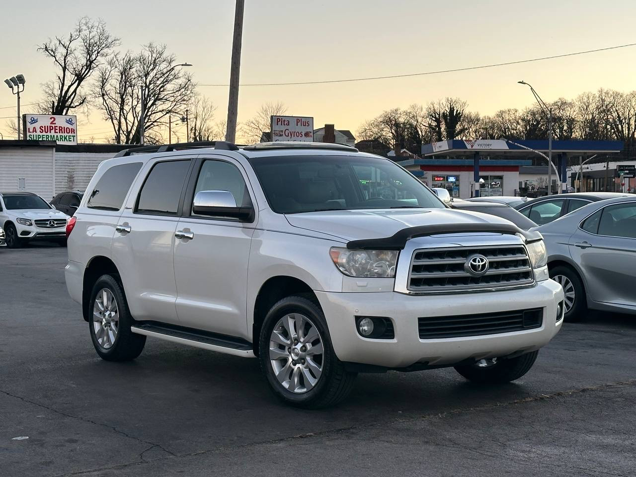 Toyota Sequoia Plantium 4WD FFV 2012