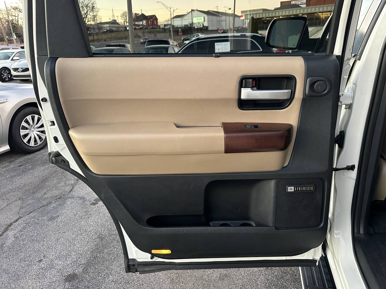 Toyota Sequoia Plantium 4WD FFV 2012