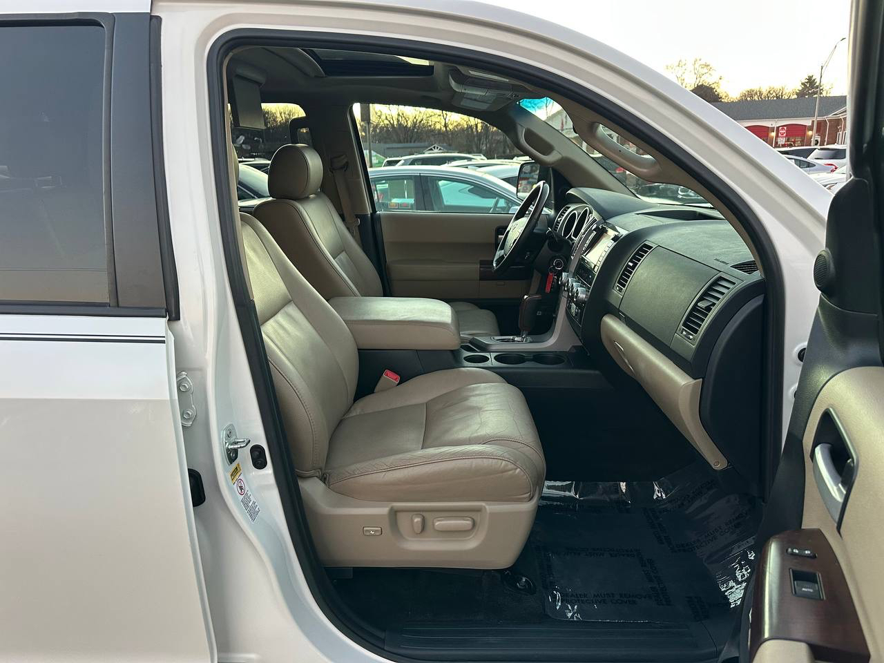 Toyota Sequoia Plantium 4WD FFV 2012