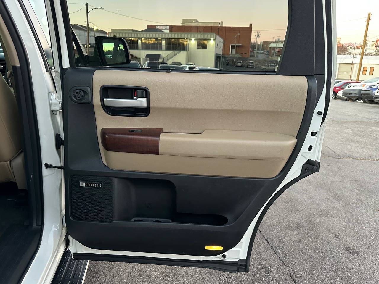 Toyota Sequoia Plantium 4WD FFV 2012