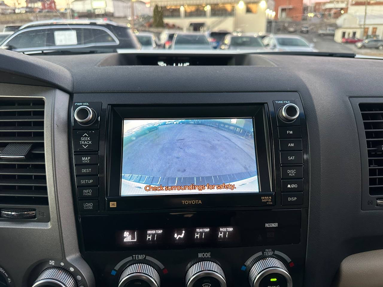 Toyota Sequoia Plantium 4WD FFV 2012