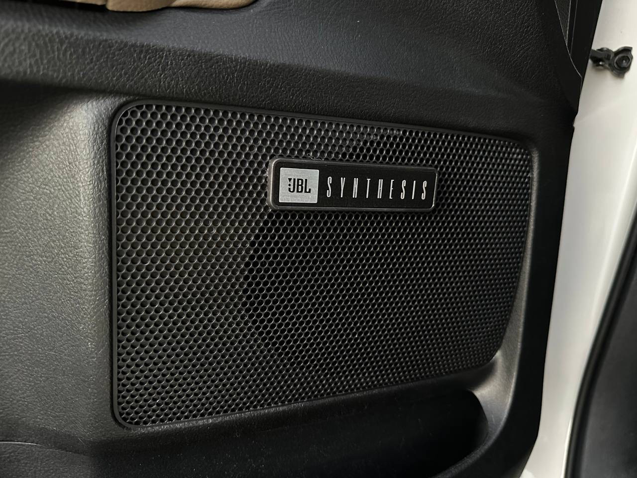 Toyota Sequoia Plantium 4WD FFV 2012