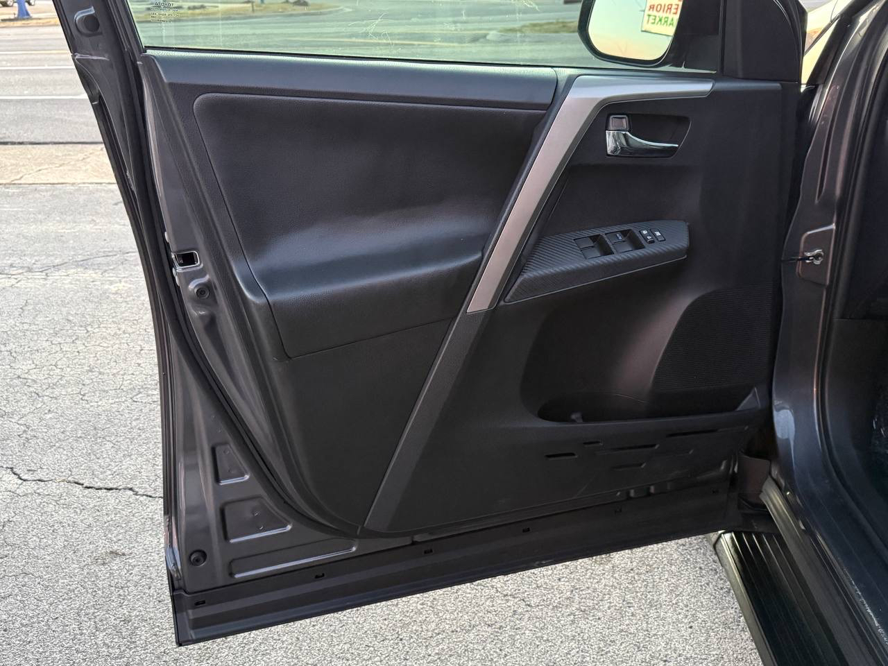 Toyota RAV4 XLE FWD 2015