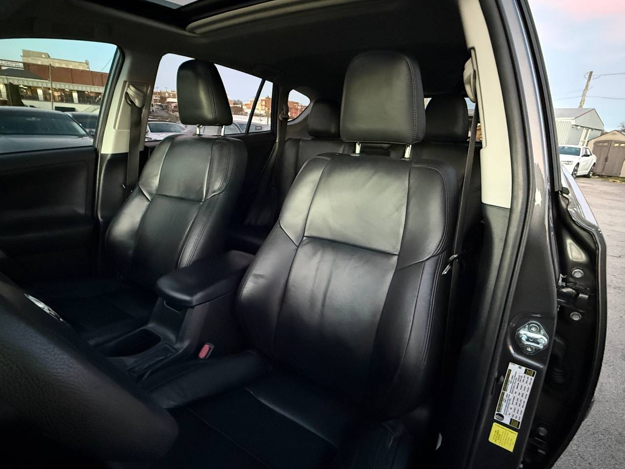 Toyota RAV4 XLE FWD 2015