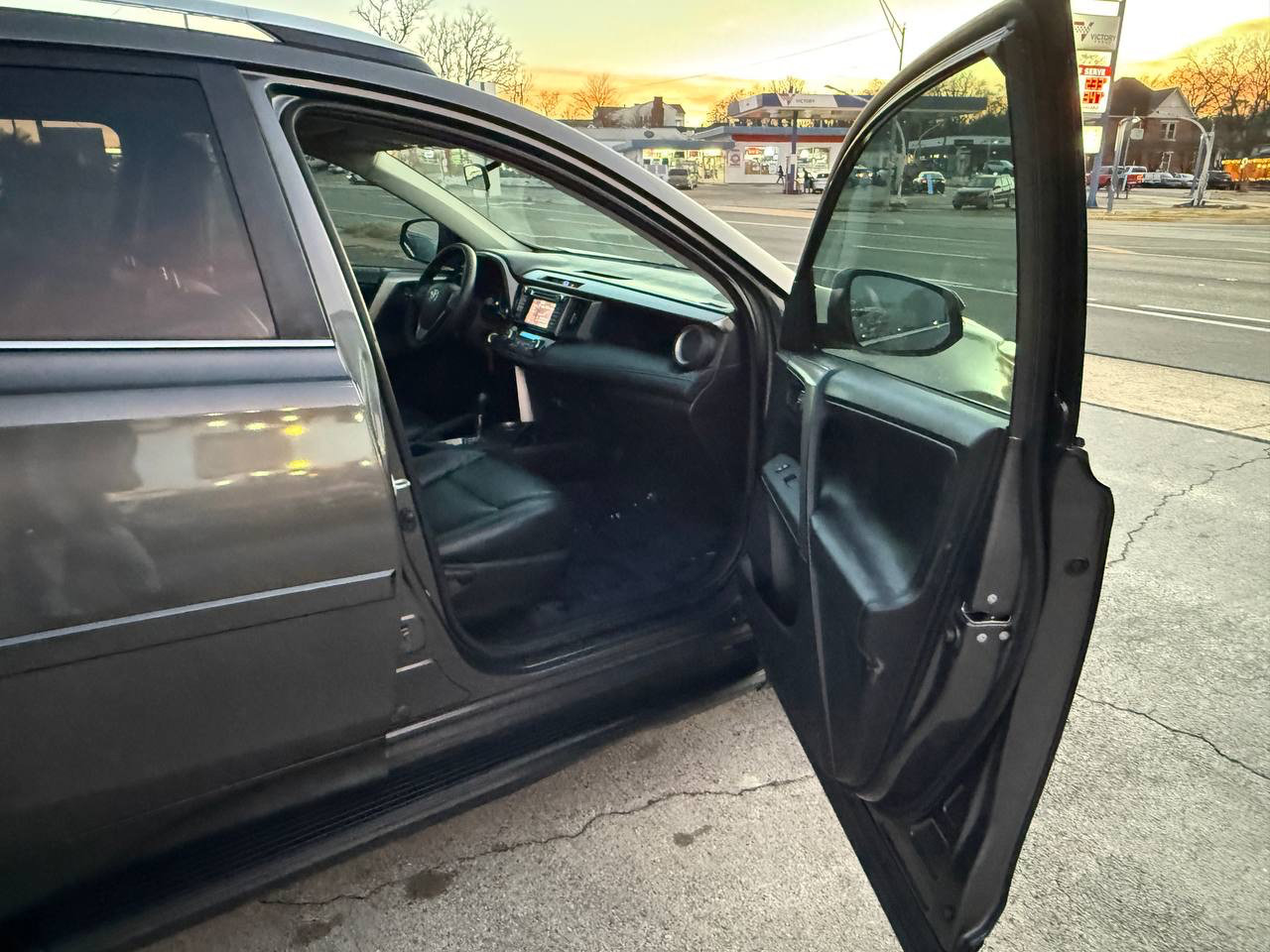 Toyota RAV4 XLE FWD 2015