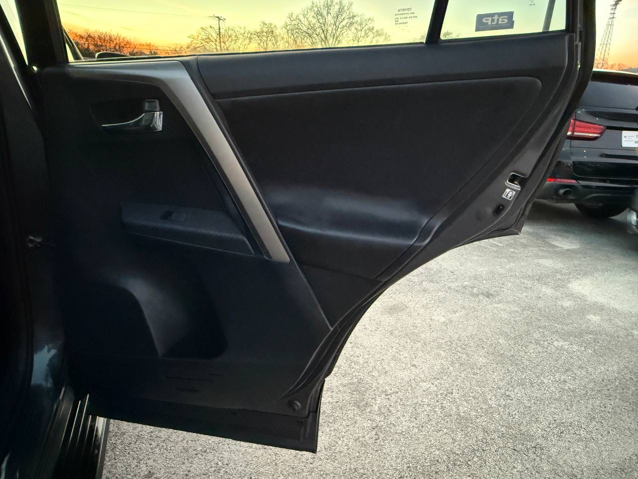 Toyota RAV4 XLE FWD 2015