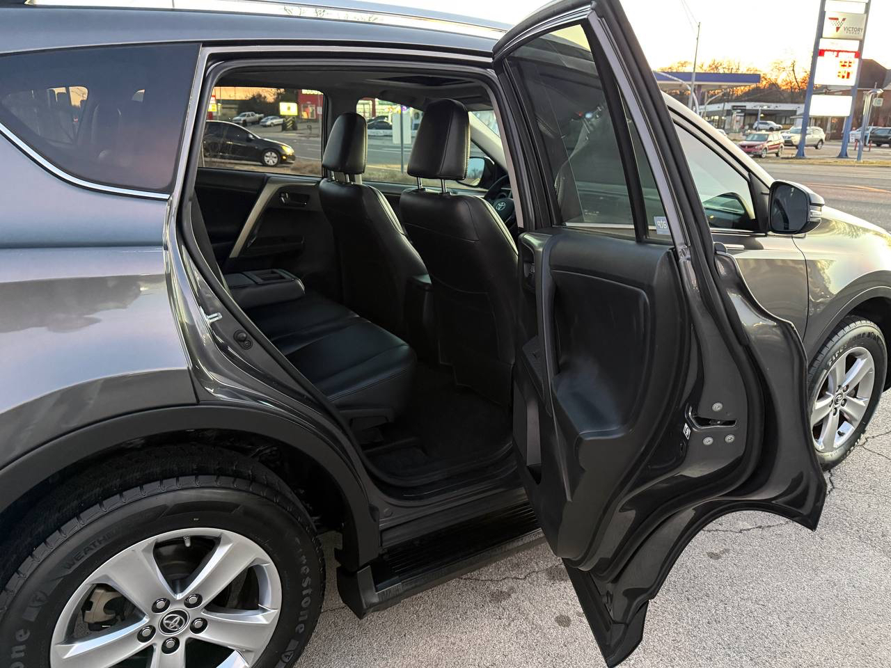 Toyota RAV4 XLE FWD 2015