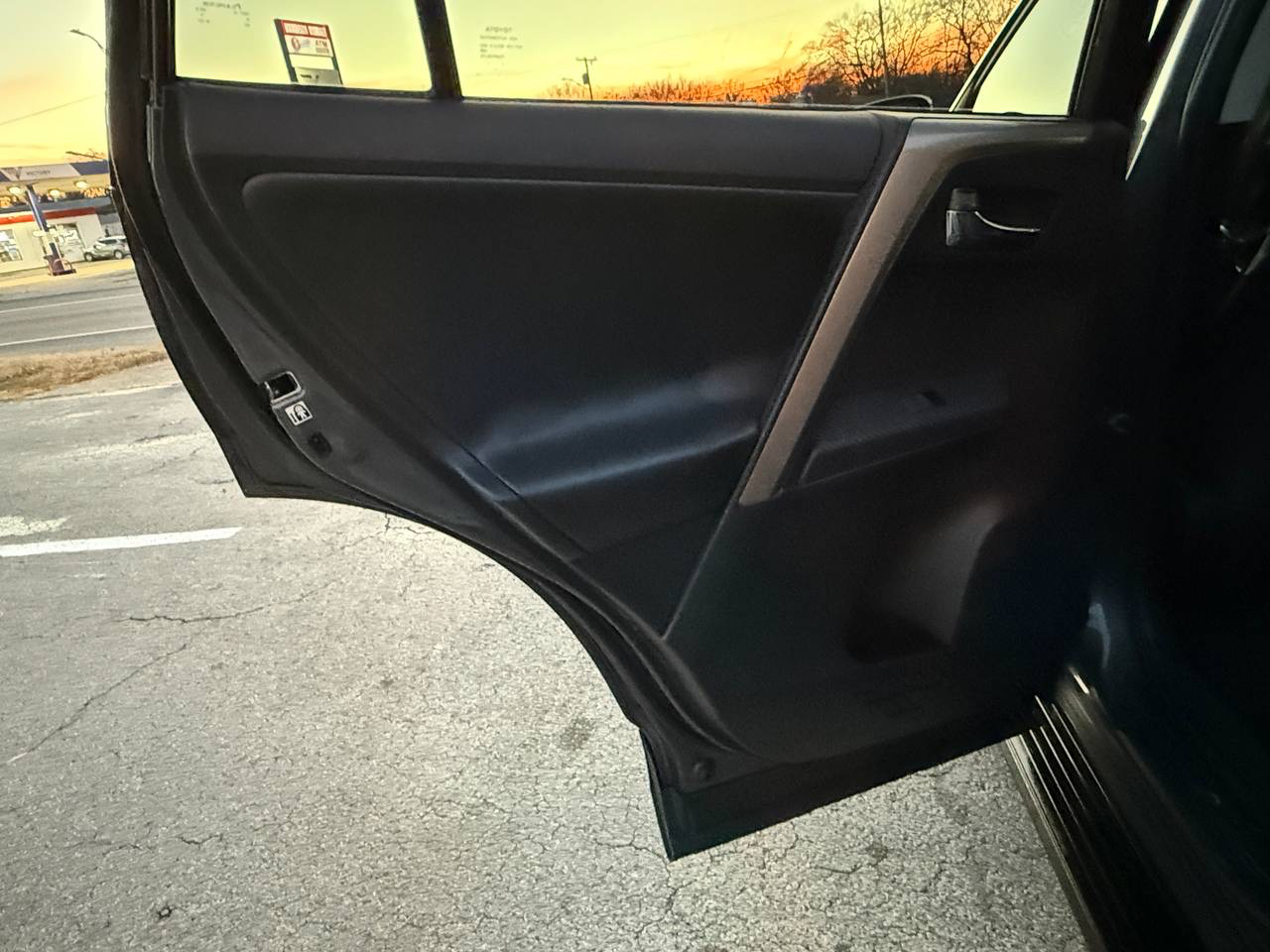 Toyota RAV4 XLE FWD 2015