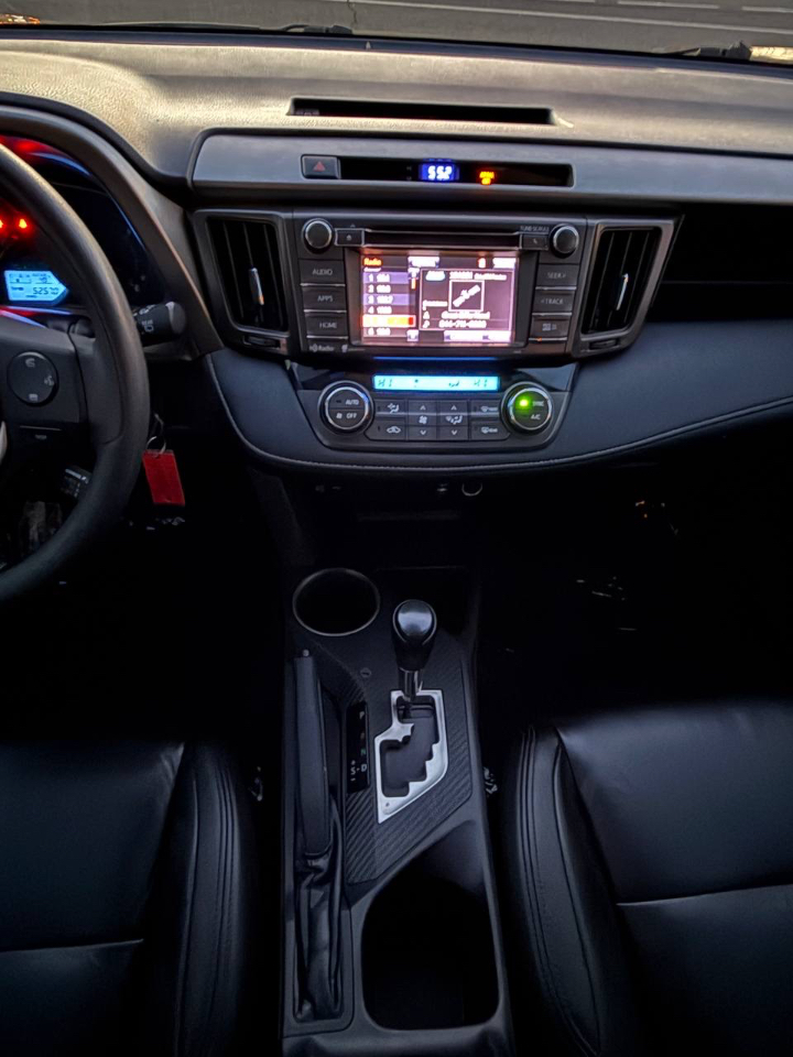 Toyota RAV4 XLE FWD 2015