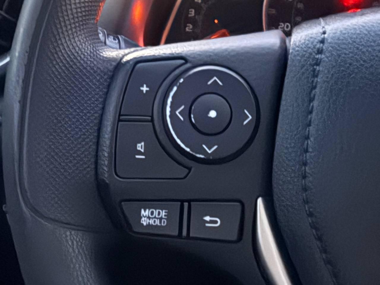 Toyota RAV4 XLE FWD 2015