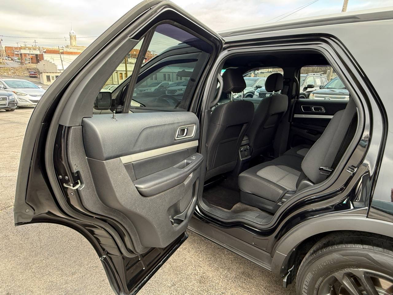 Ford Explorer XLT FWD 2016