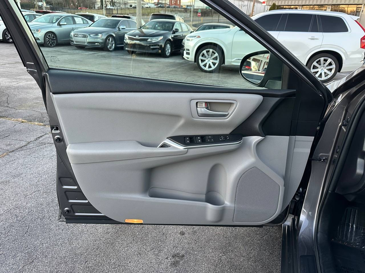 Toyota Camry SE 2015