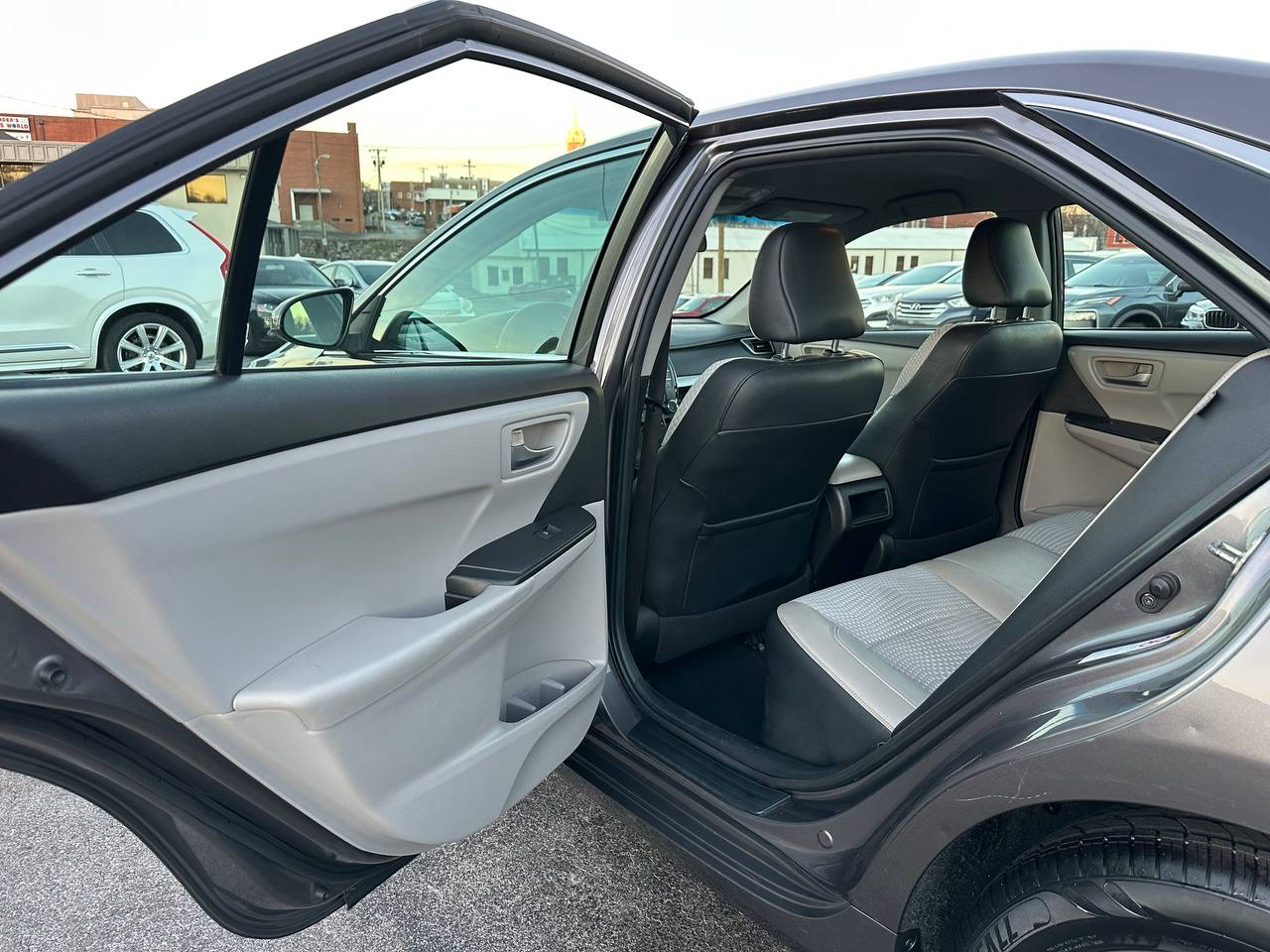 Toyota Camry SE 2015