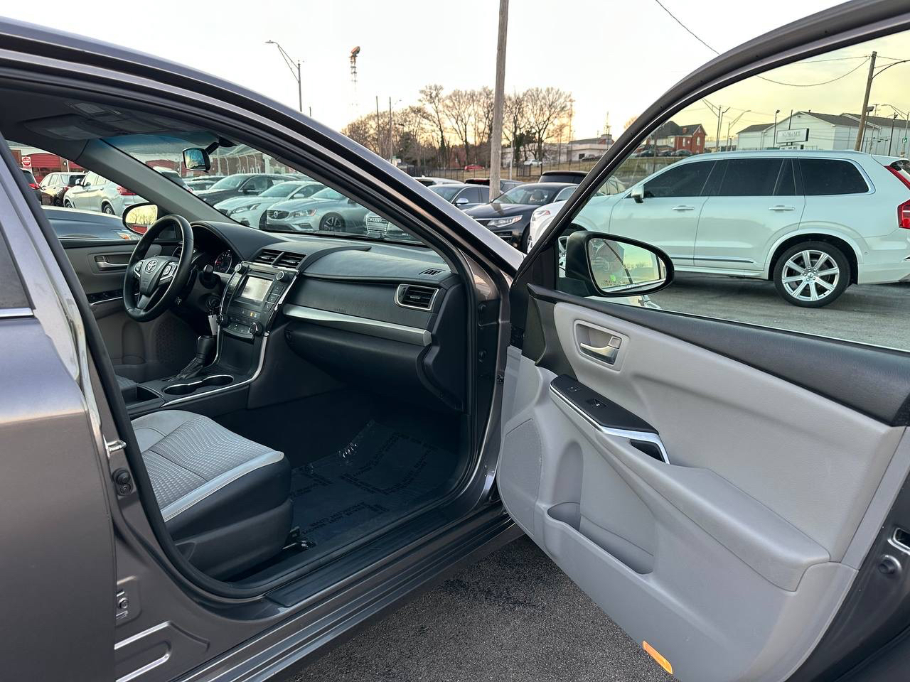 Toyota Camry SE 2015