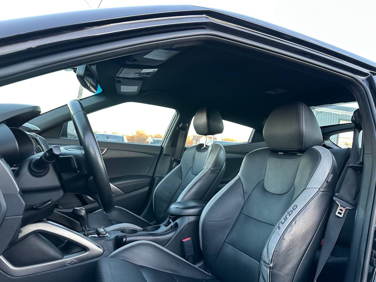 Hyundai Veloster Turbo 6AT 2016