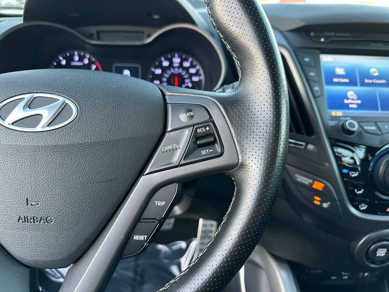 Hyundai Veloster Turbo 6AT 2016