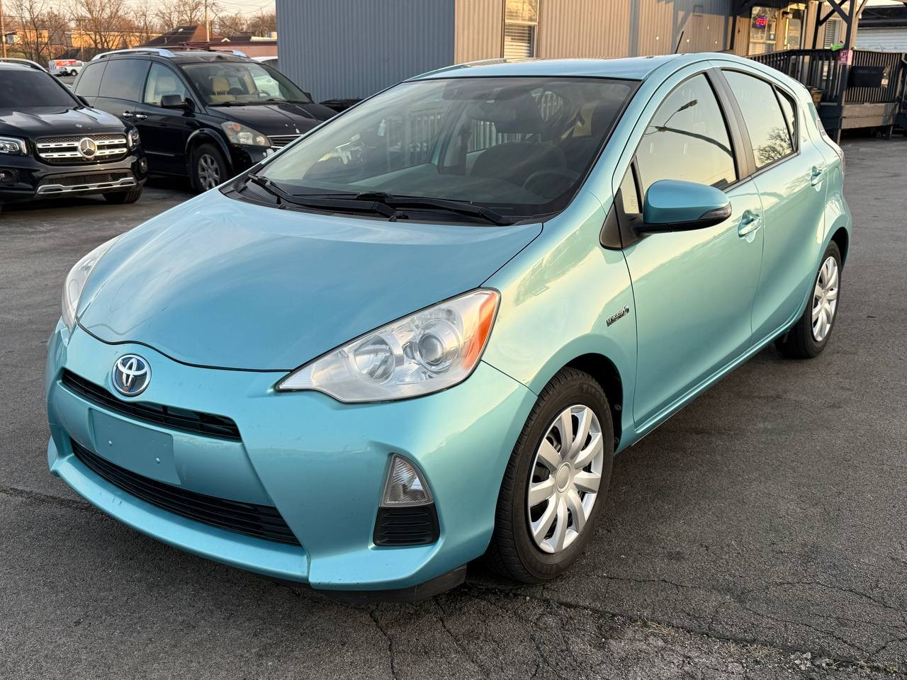 Toyota Prius c Four 2014
