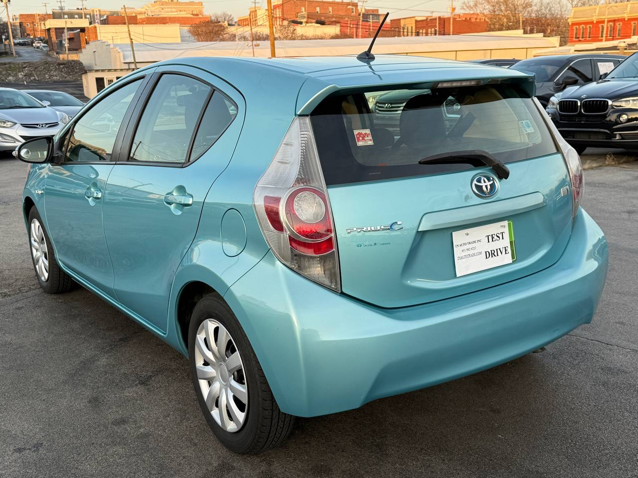 Toyota Prius c Four 2014