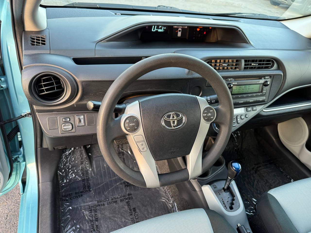 Toyota Prius c Four 2014
