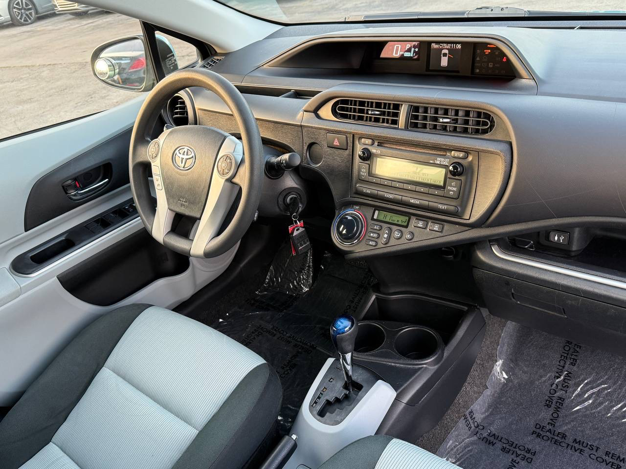 Toyota Prius c Four 2014