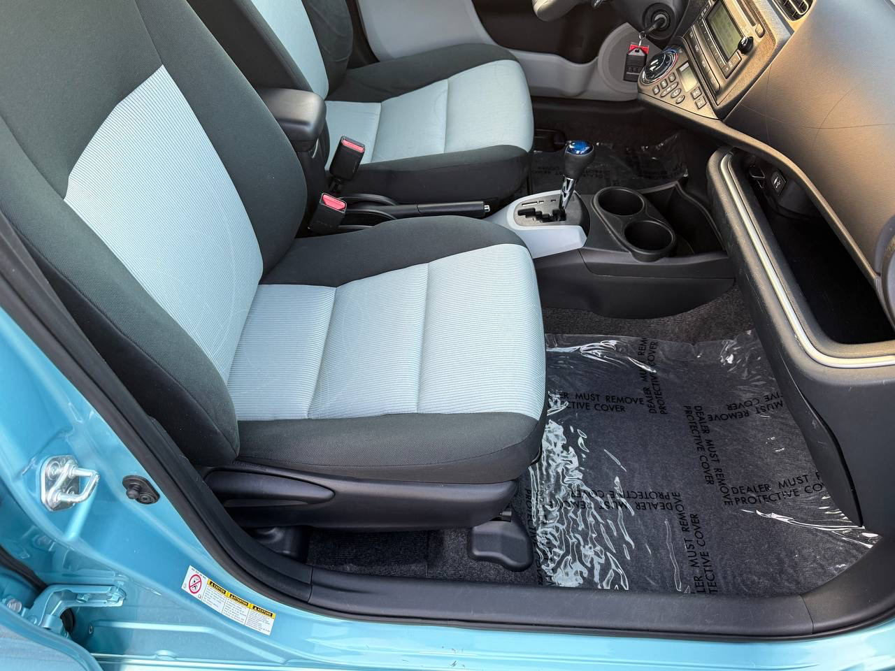 Toyota Prius c Four 2014