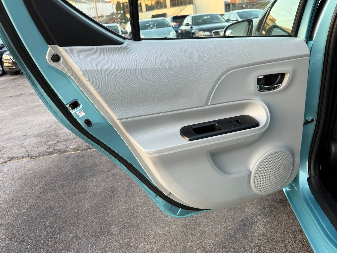 Toyota Prius c Four 2014