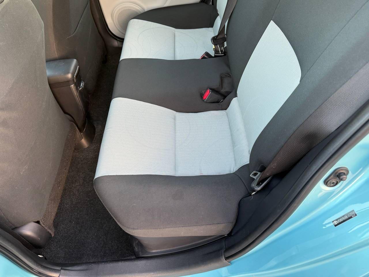 Toyota Prius c Four 2014