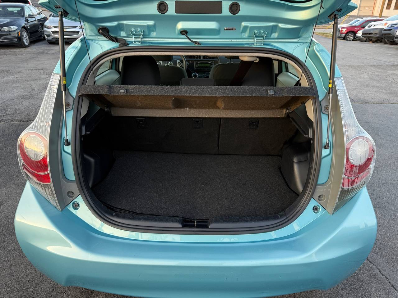 Toyota Prius c Four 2014