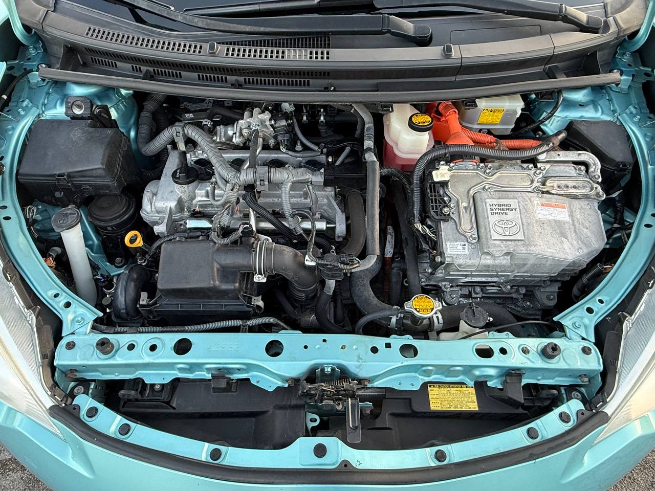 Toyota Prius c Four 2014