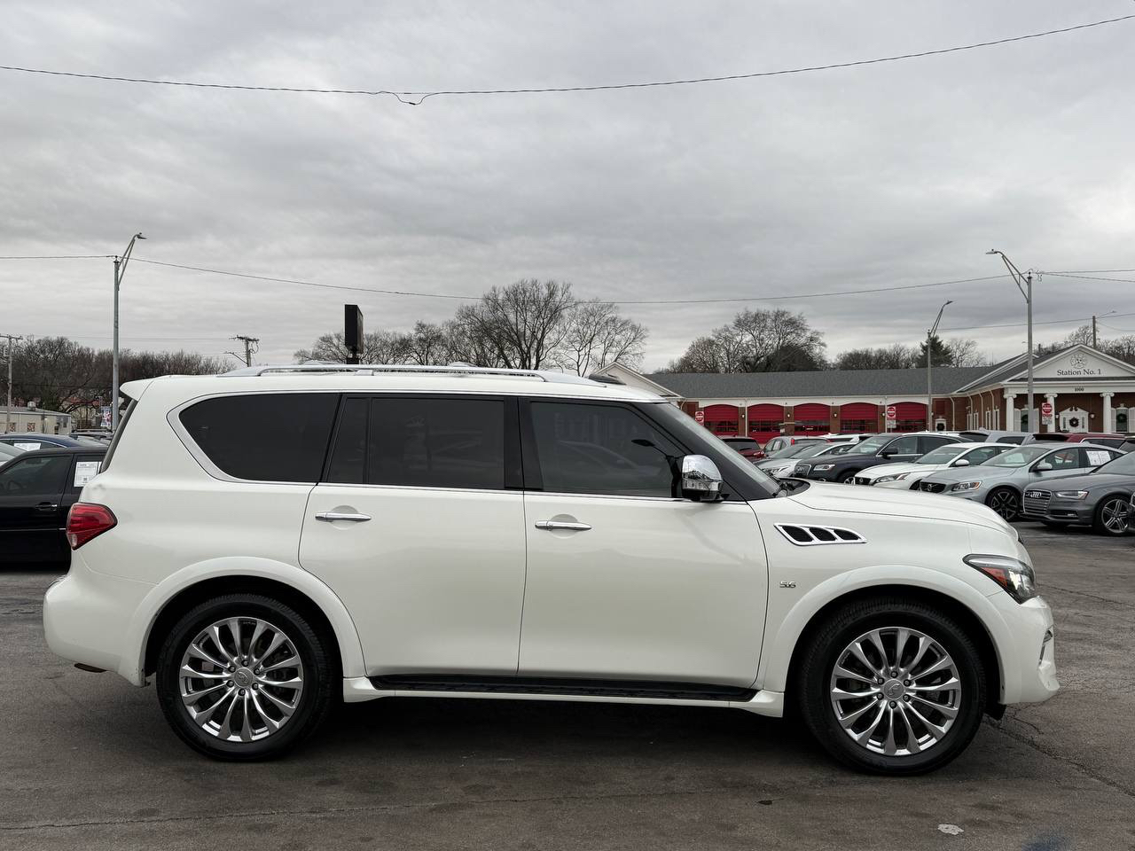 Infiniti QX80 4WD 2017