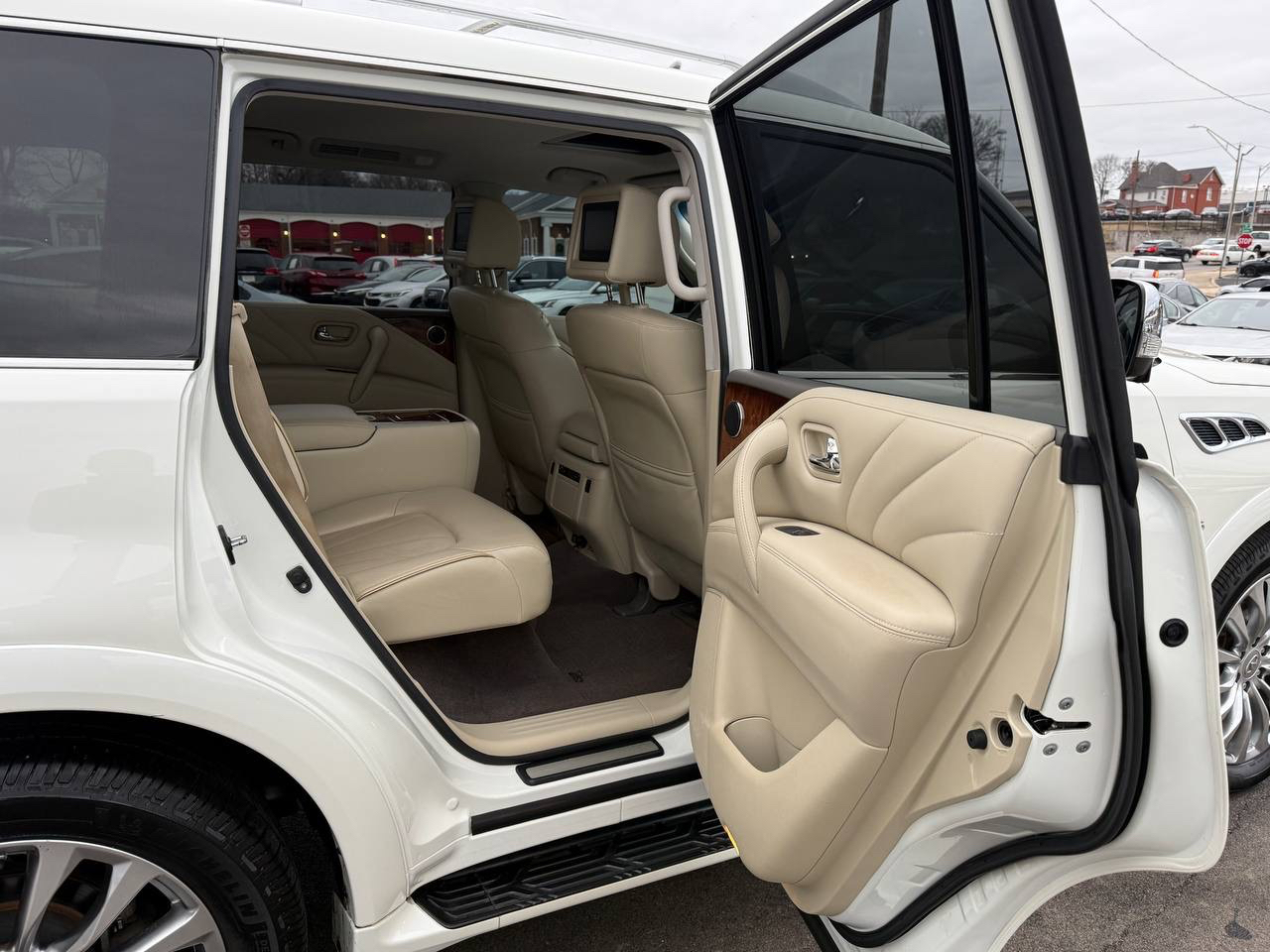 Infiniti QX80 4WD 2017