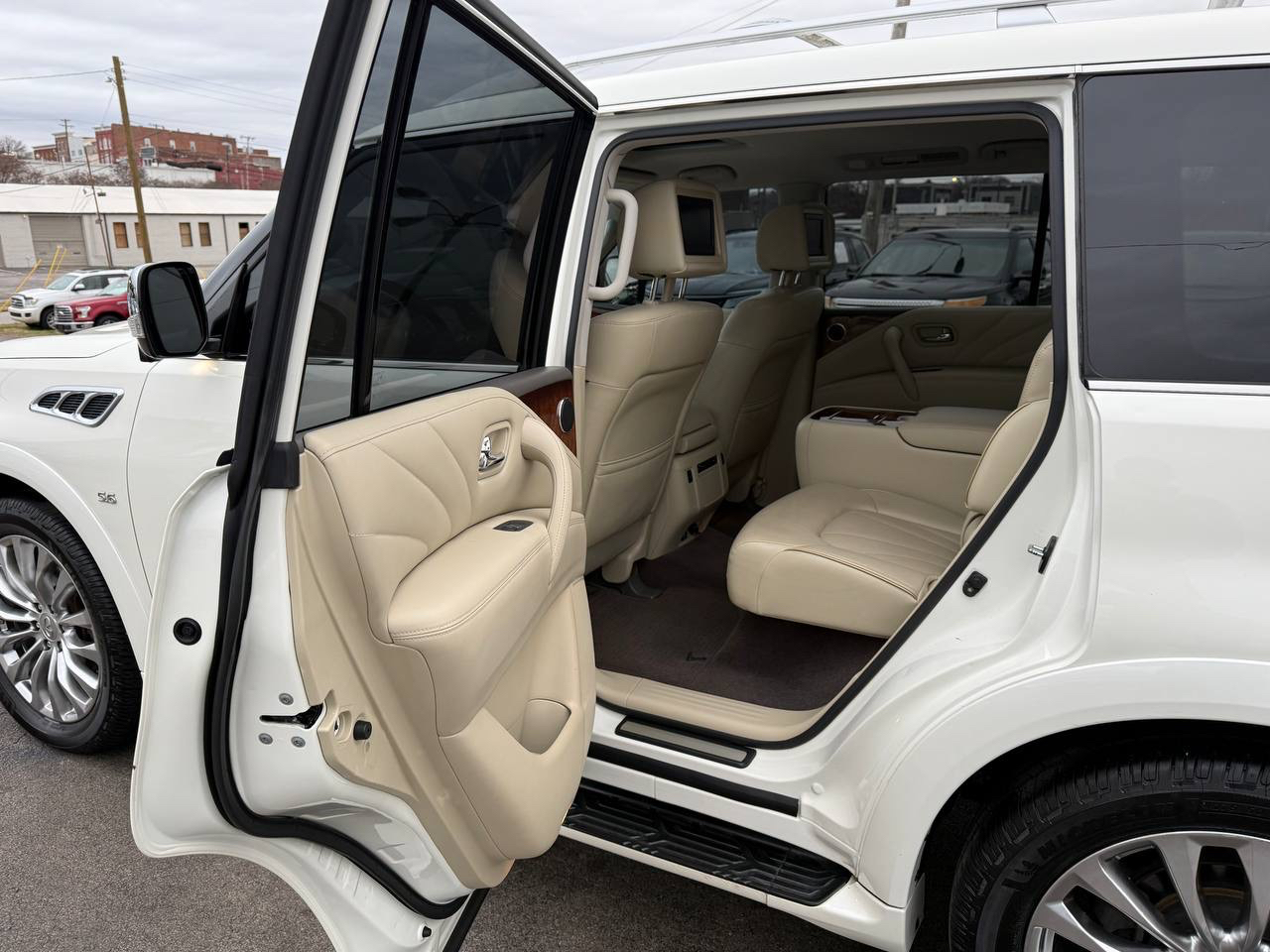 Infiniti QX80 4WD 2017