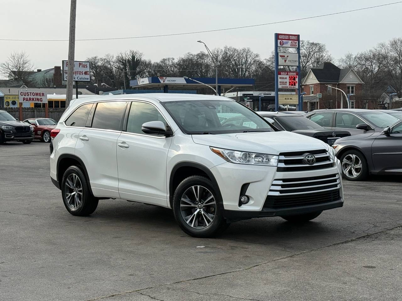 Toyota Highlander LE Plus FWD V6 2017