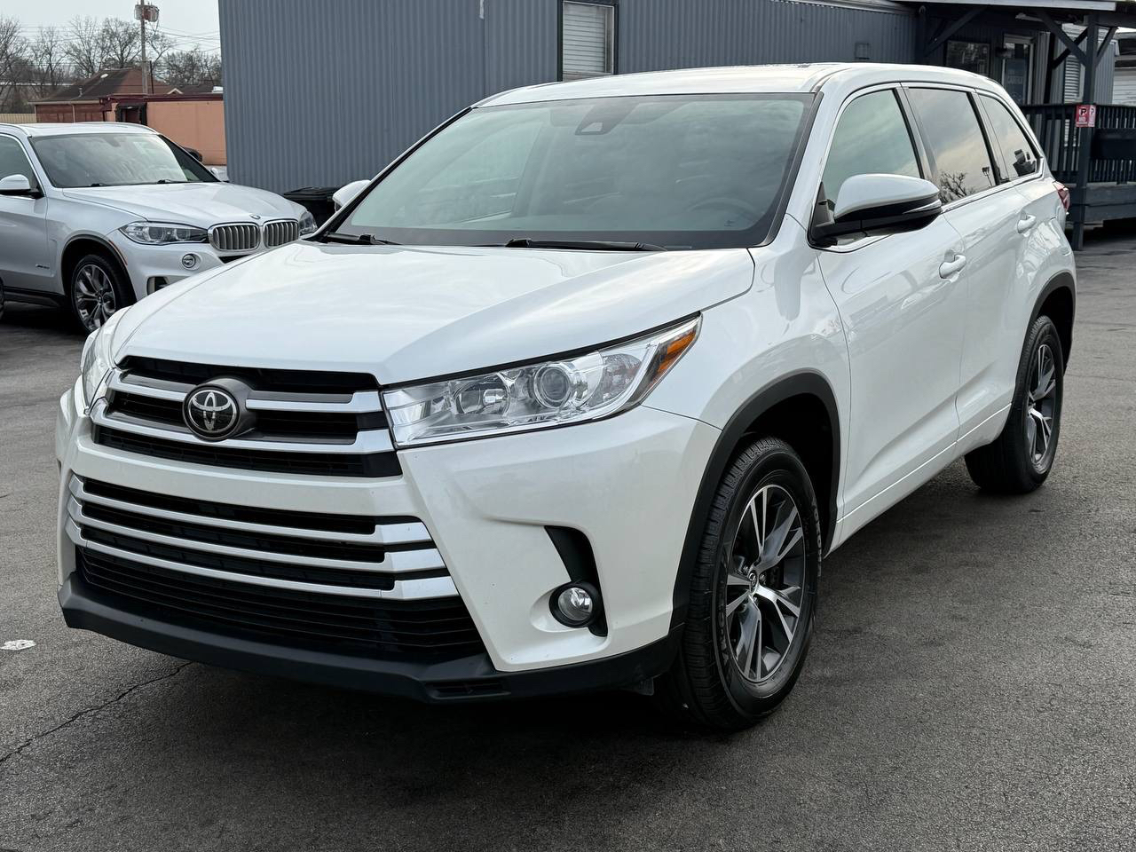 Toyota Highlander LE Plus FWD V6 2017