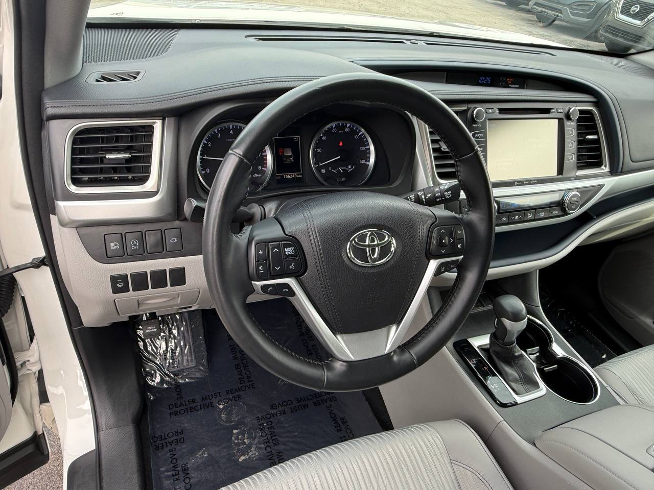 Toyota Highlander LE Plus FWD V6 2017