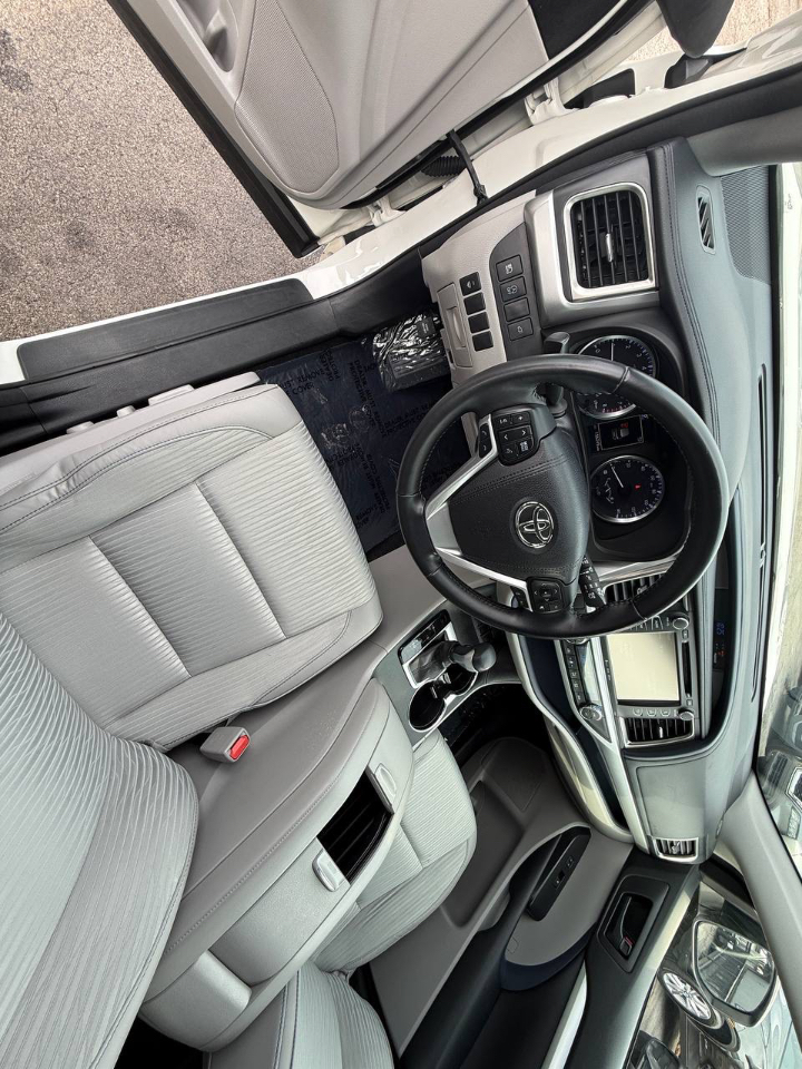 Toyota Highlander LE Plus FWD V6 2017