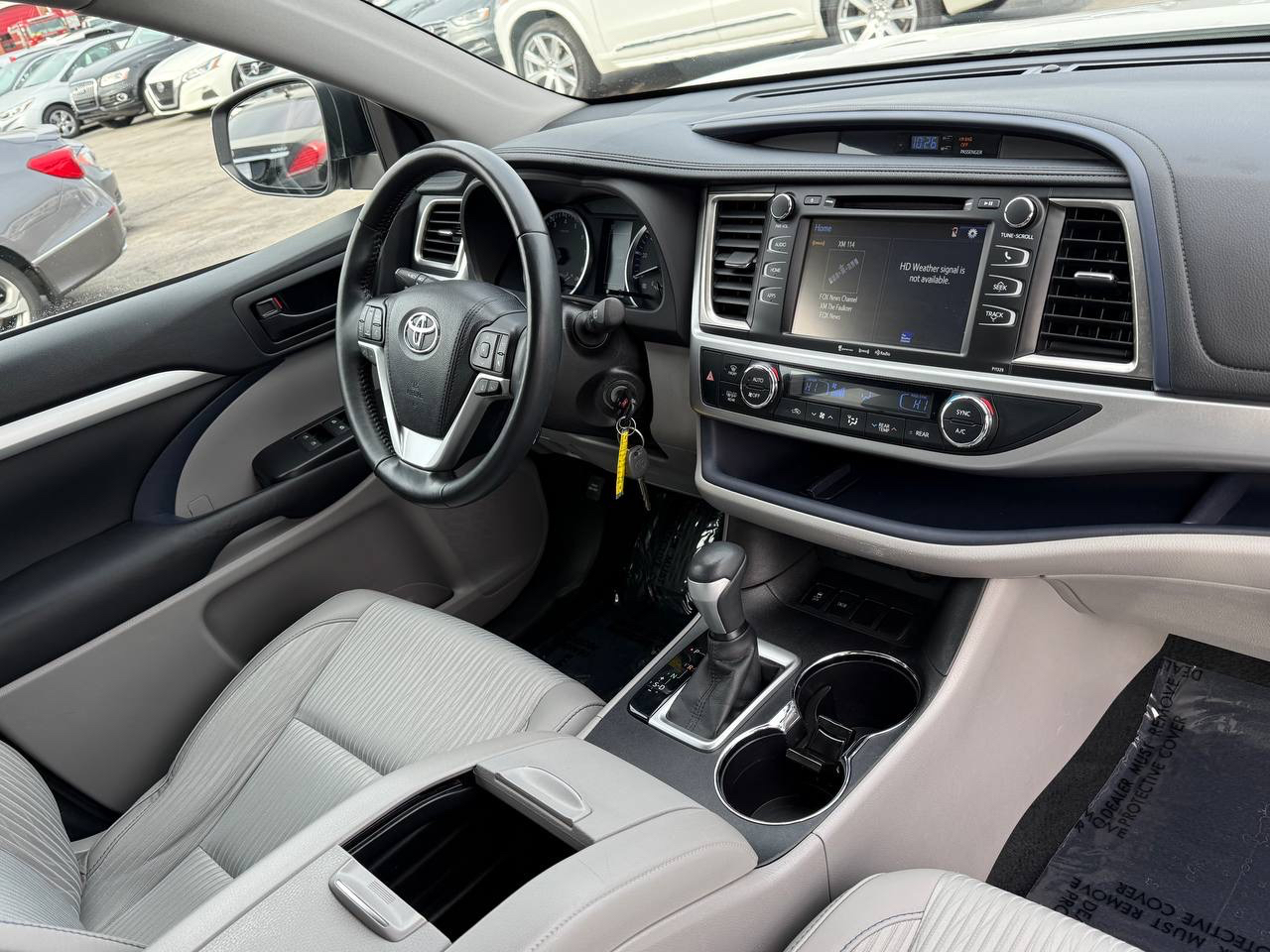 Toyota Highlander LE Plus FWD V6 2017