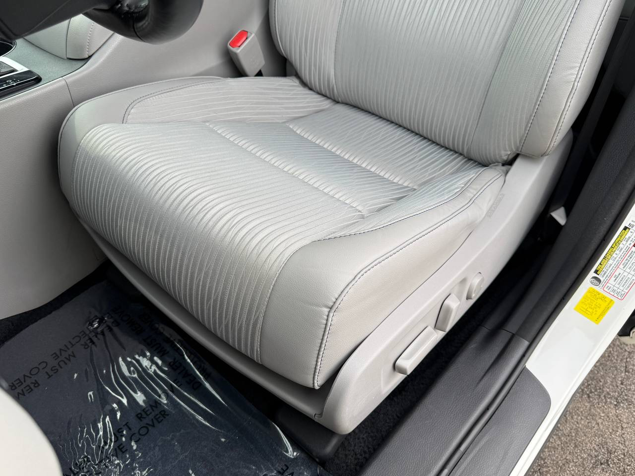 Toyota Highlander LE Plus FWD V6 2017