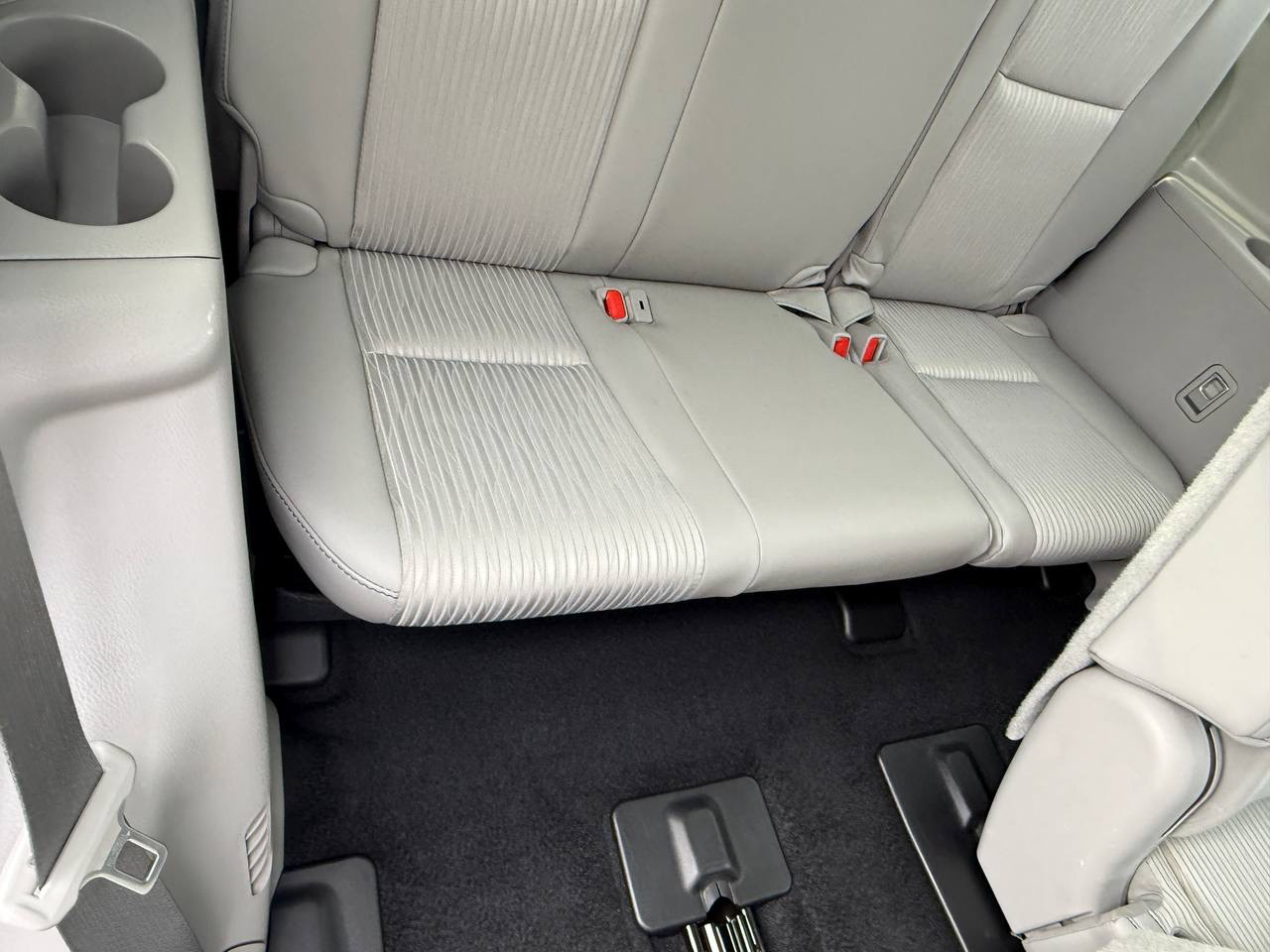 Toyota Highlander LE Plus FWD V6 2017